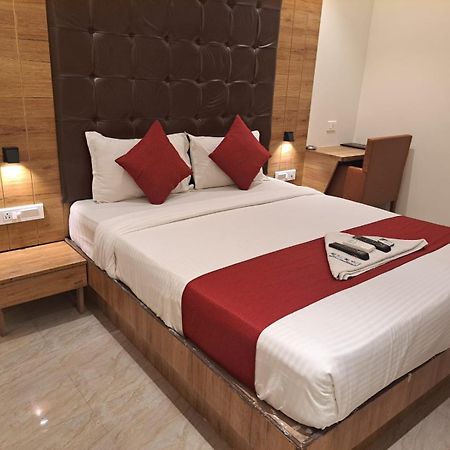 Gateway Star Hotel Mumbai Exterior photo