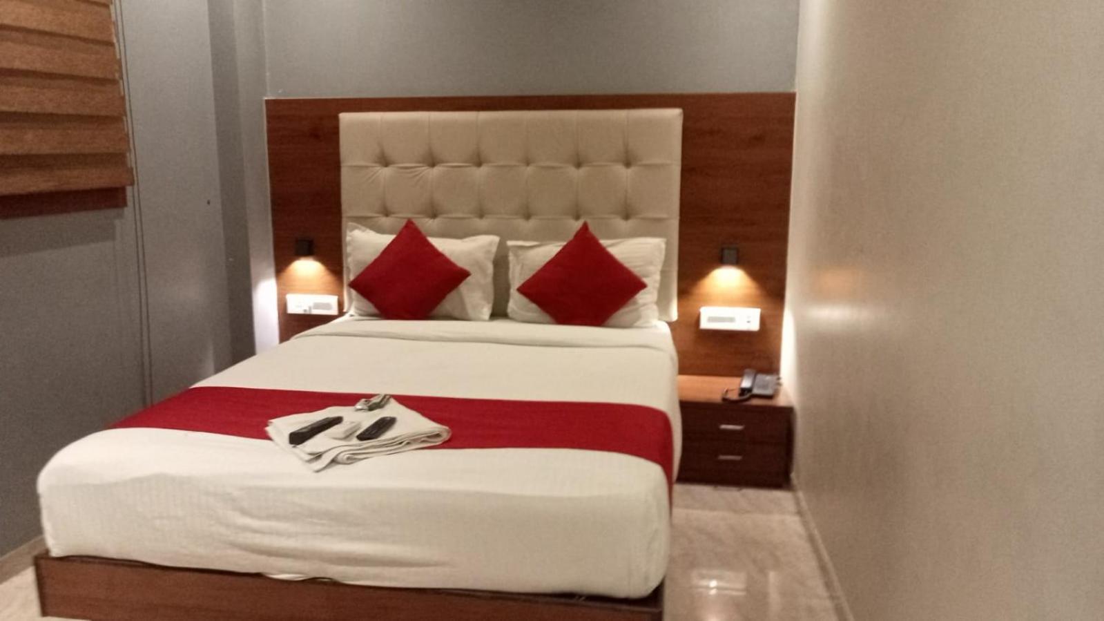 Gateway Star Hotel Mumbai Exterior photo